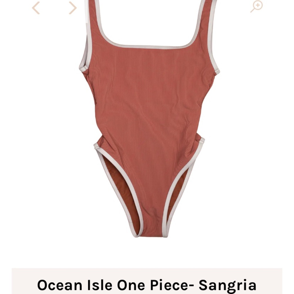 LAINSNOW Sangria, one piece. NWT. size small